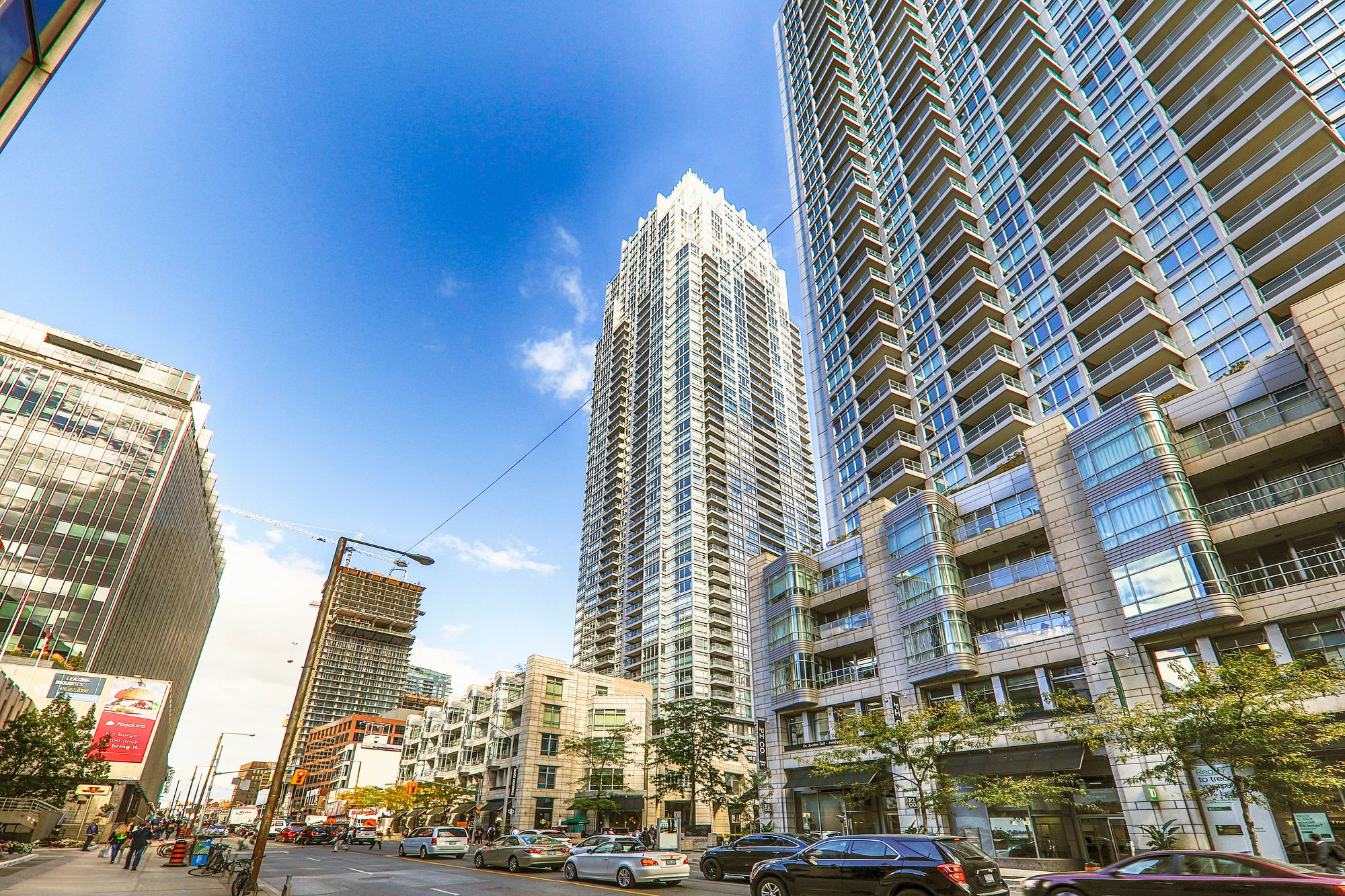 2191 Yonge St Quantum North Tower 1 Bed + Den 2 Baths Unit